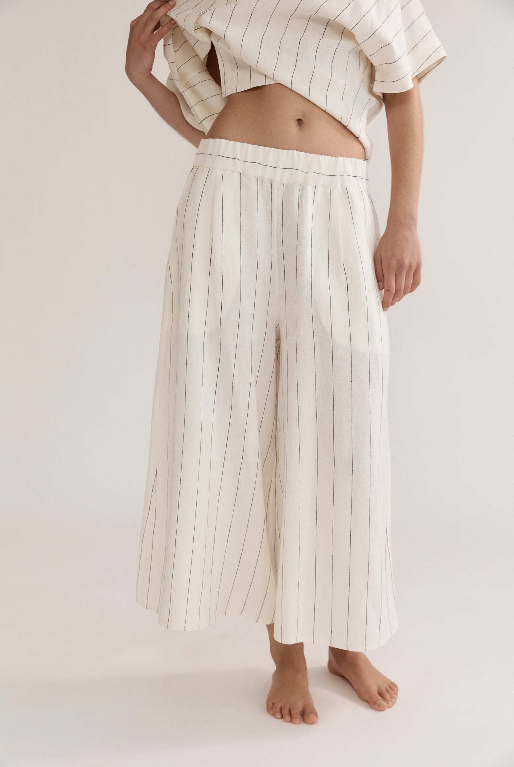 wide-leg-crop-linen-pants