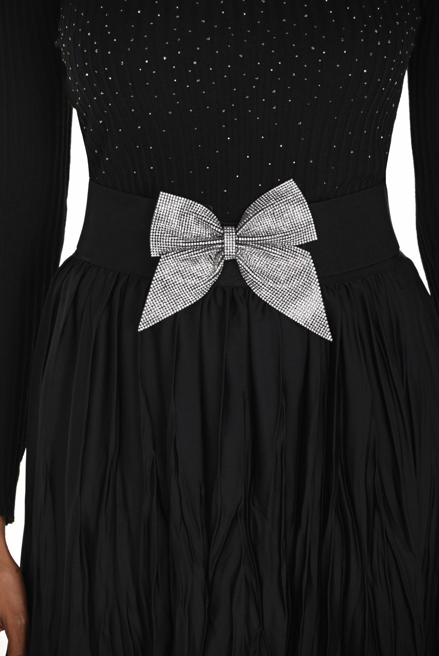 statement black belt with silver bow