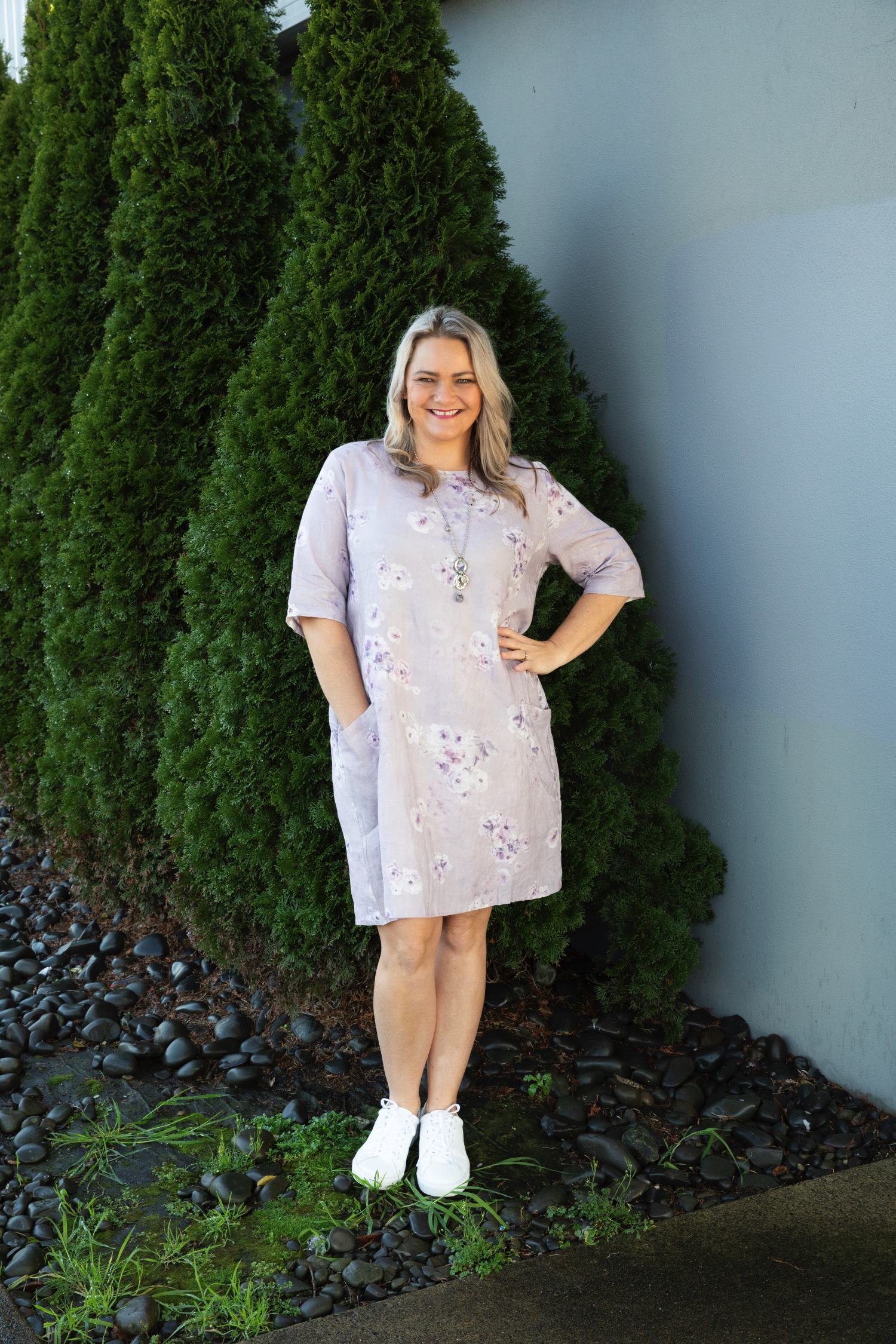 magazine-bee-pocket-dress-exclusive