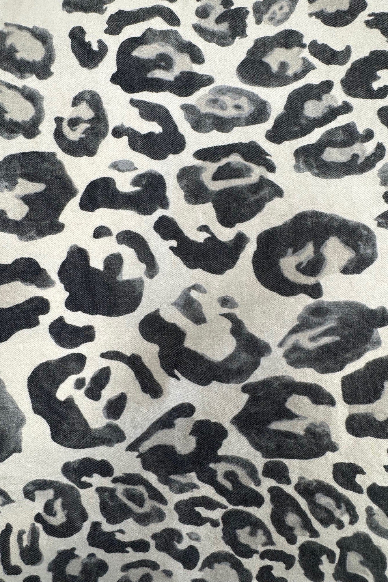 Grey leopard print pattern