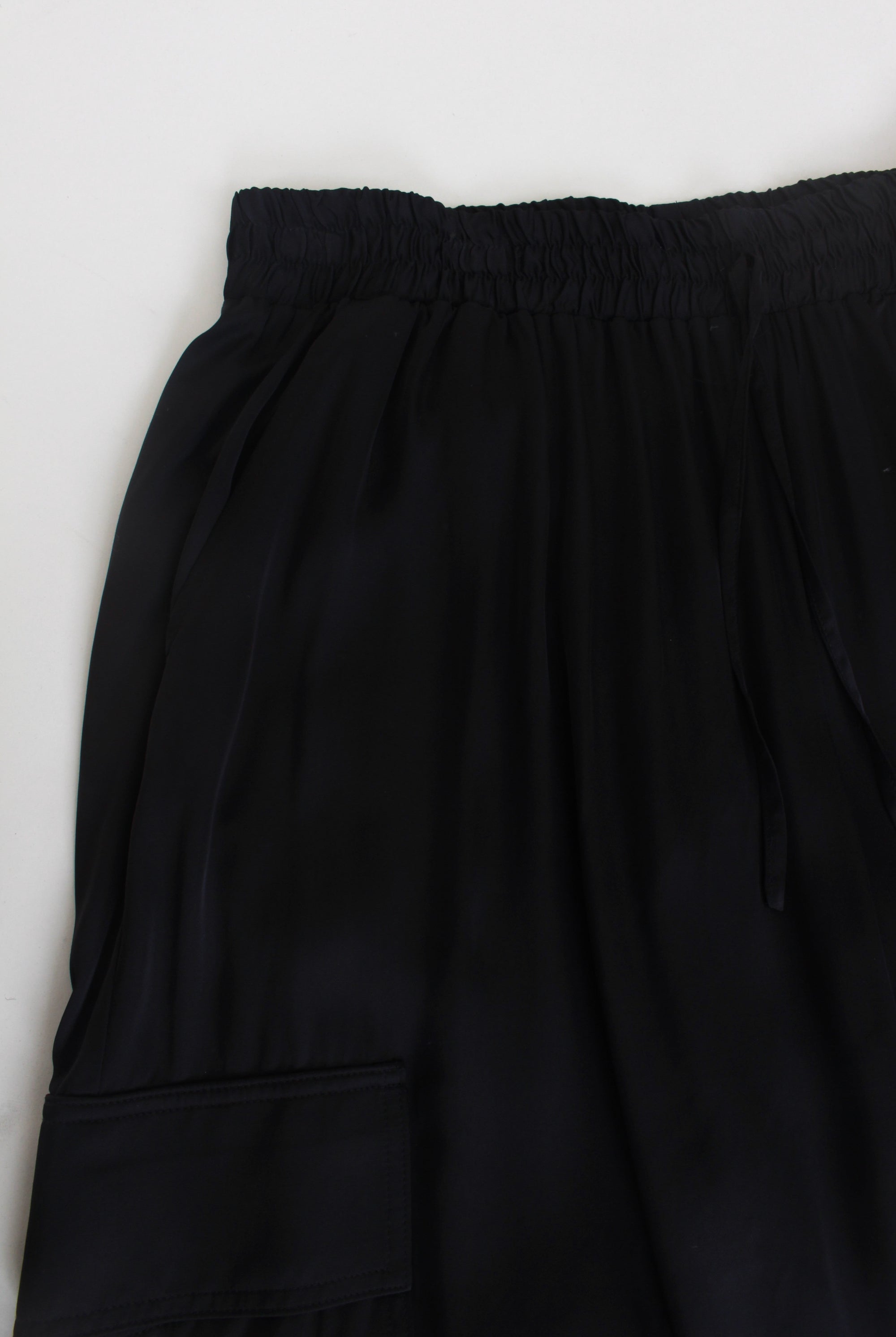 womens wide leg flowy cargo viscose pants black detail