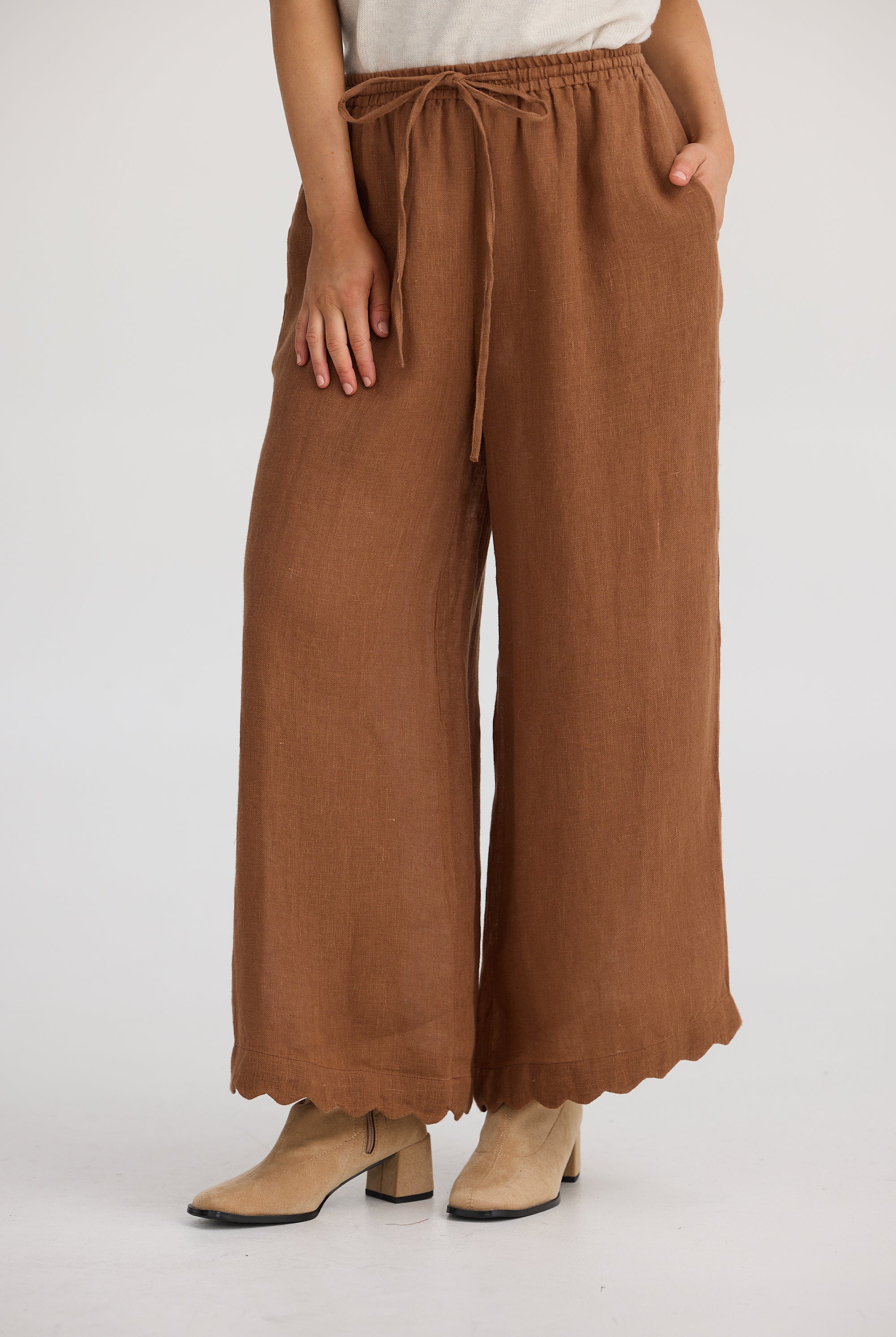 wide-leg-scallop-hem-pant-cocoa-brown