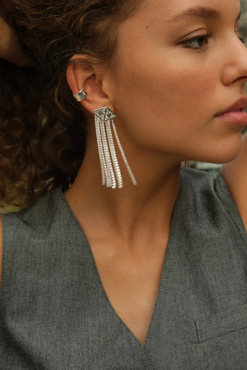 strand-drop-earrings