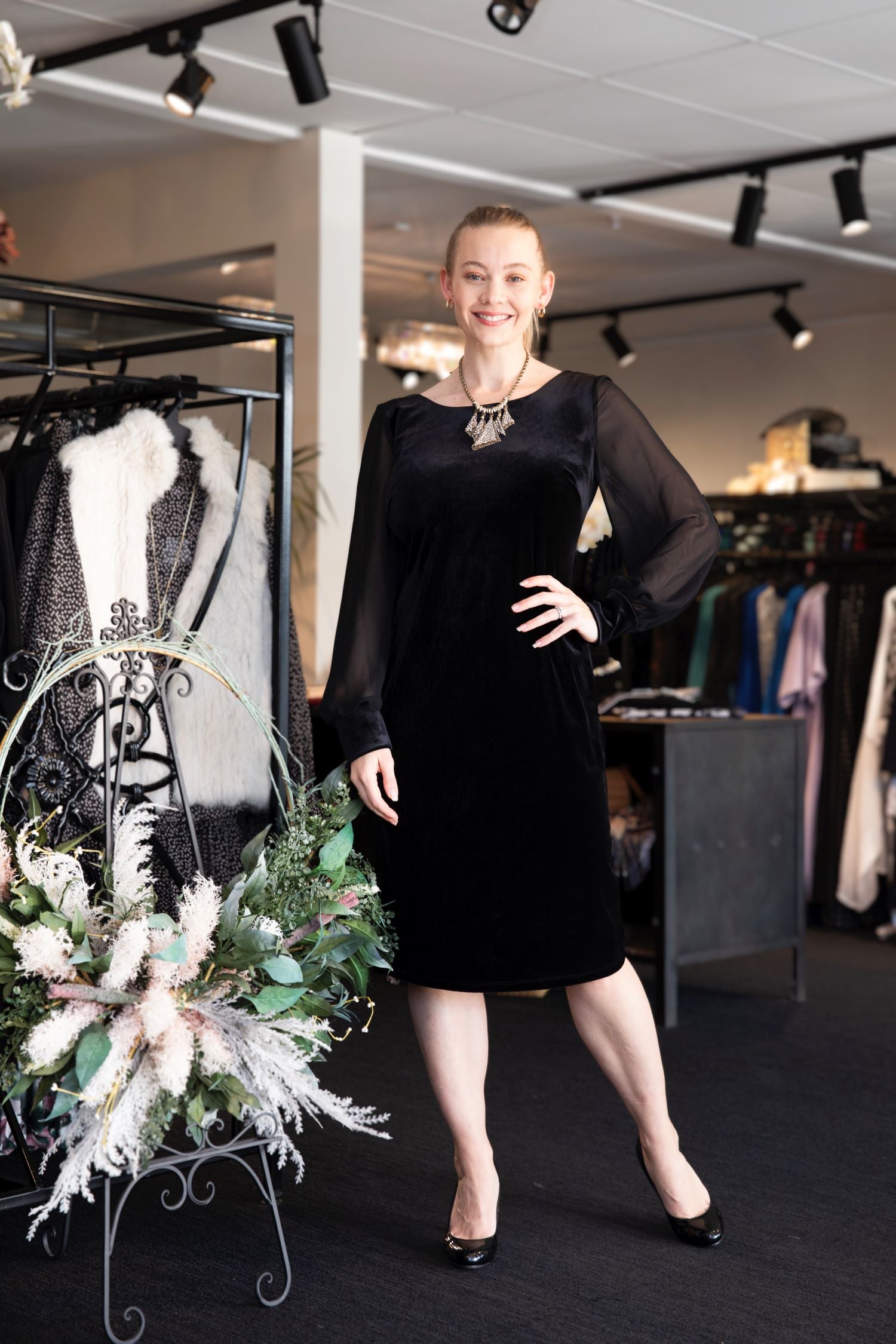 zaliea-velvet-sleeve-dress