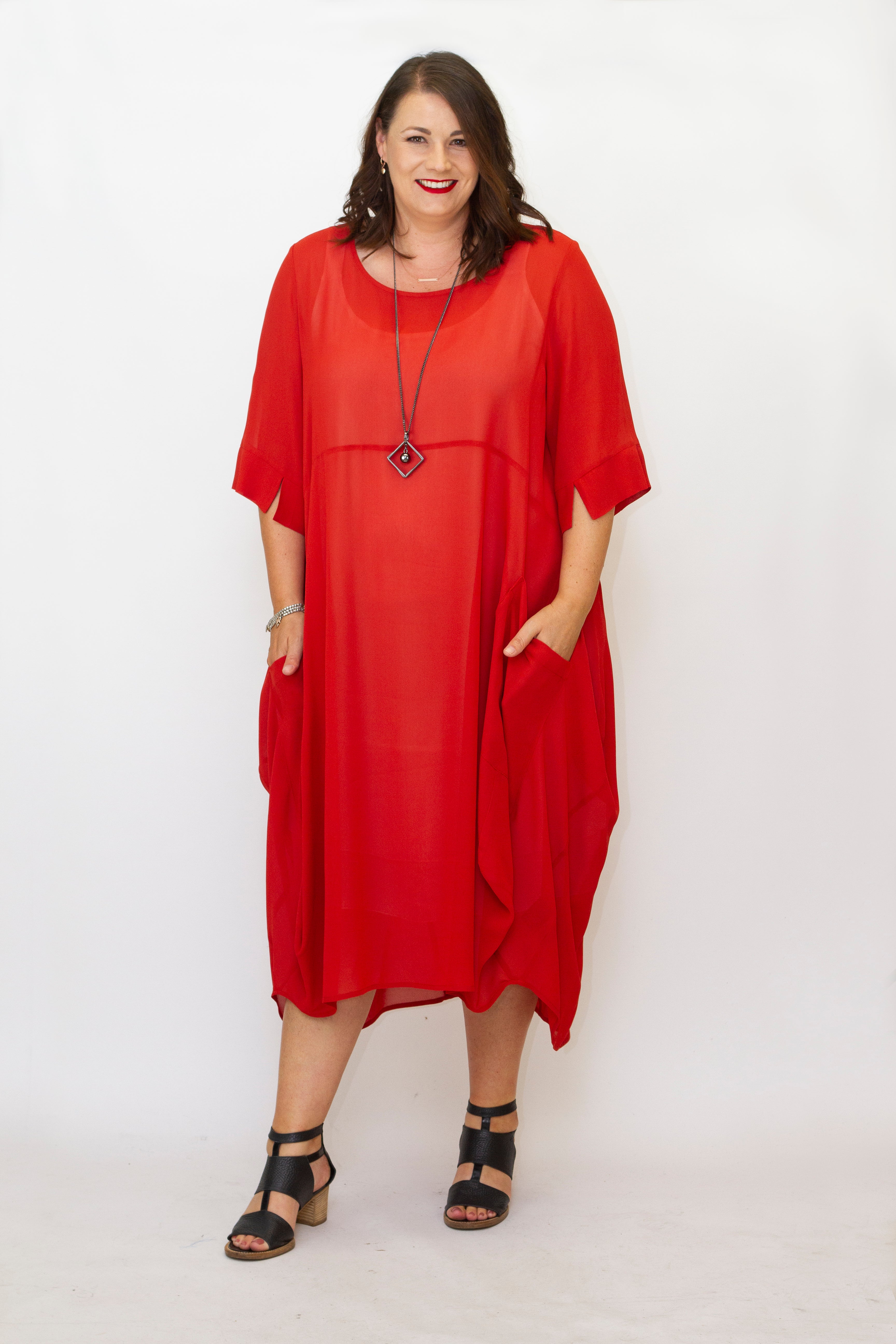 niovara-ostana-khato-dress