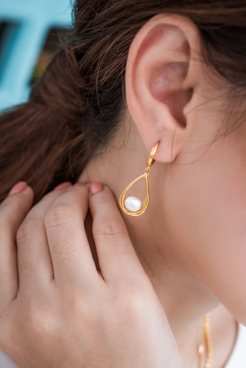 This is Eden - E333G Milk and Honey Drop Earrings