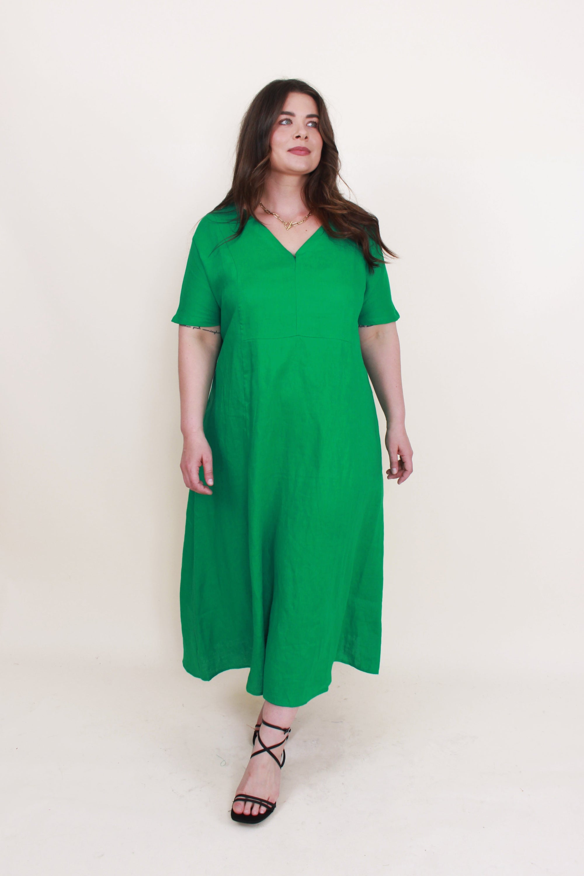 womens midi maxi linen dress in emerald worn by model 