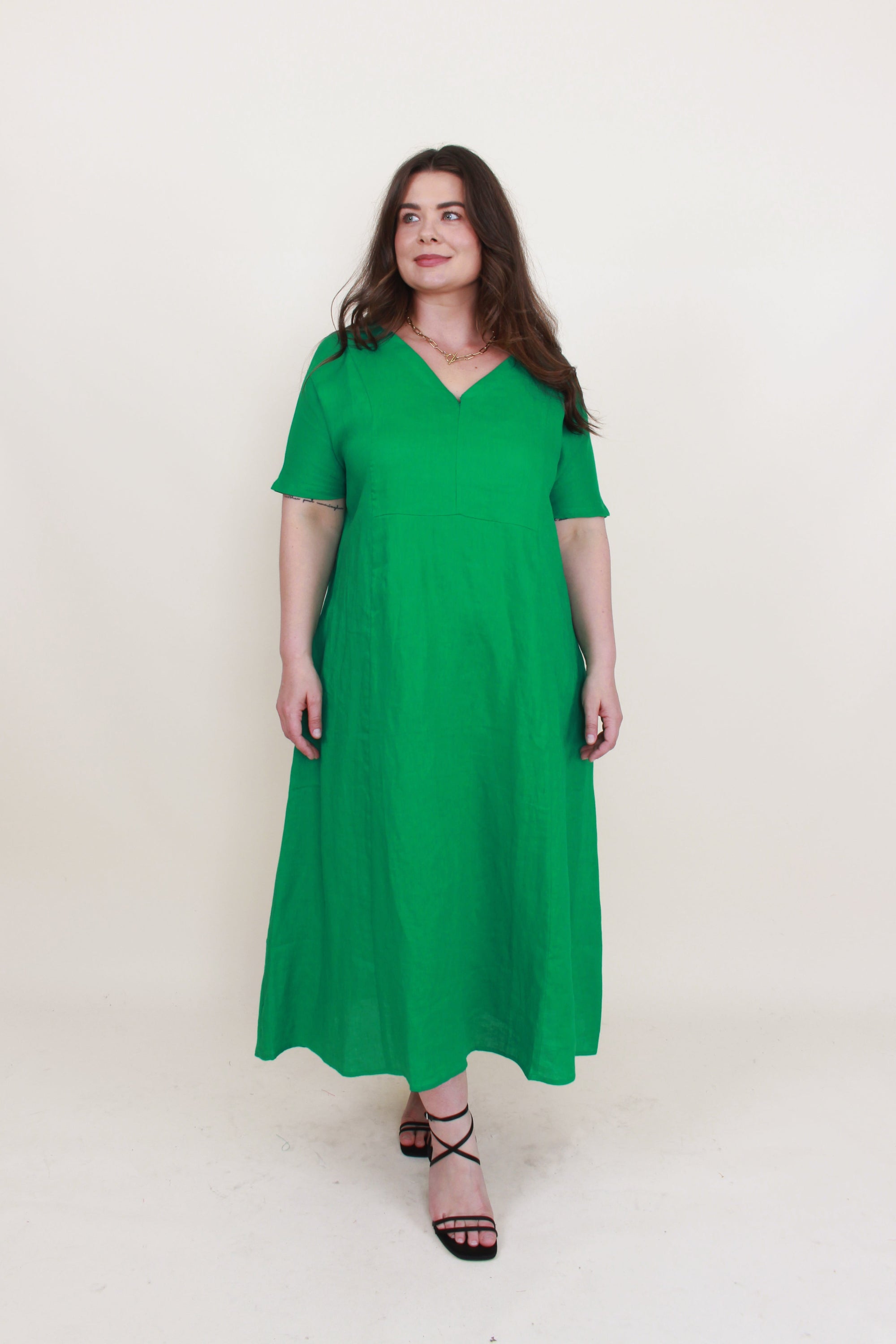 womens midi maxi linen dress in emerald worn by model 
