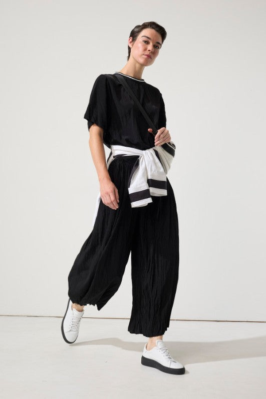 womens relaxed fit tee with crinkle texture contrast crew neck black and matching crushed wide leg pant worn by model