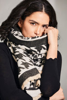 herringbone-scarf-black-ecru