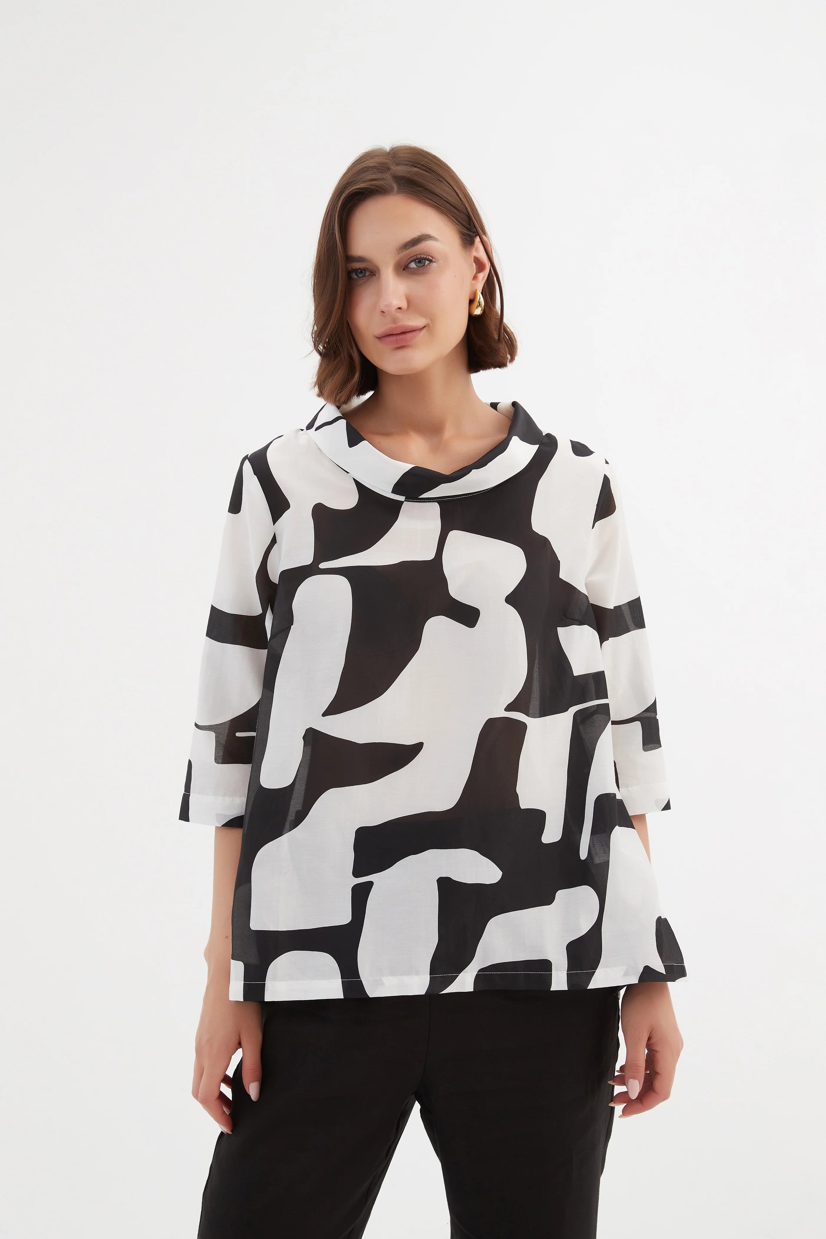 abstract-print-relaxed-funnel-blouse