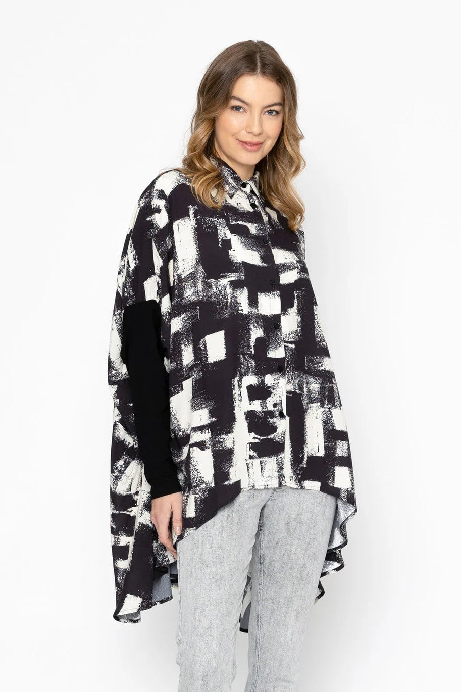 high-low-black-white-abstract-print-shirt