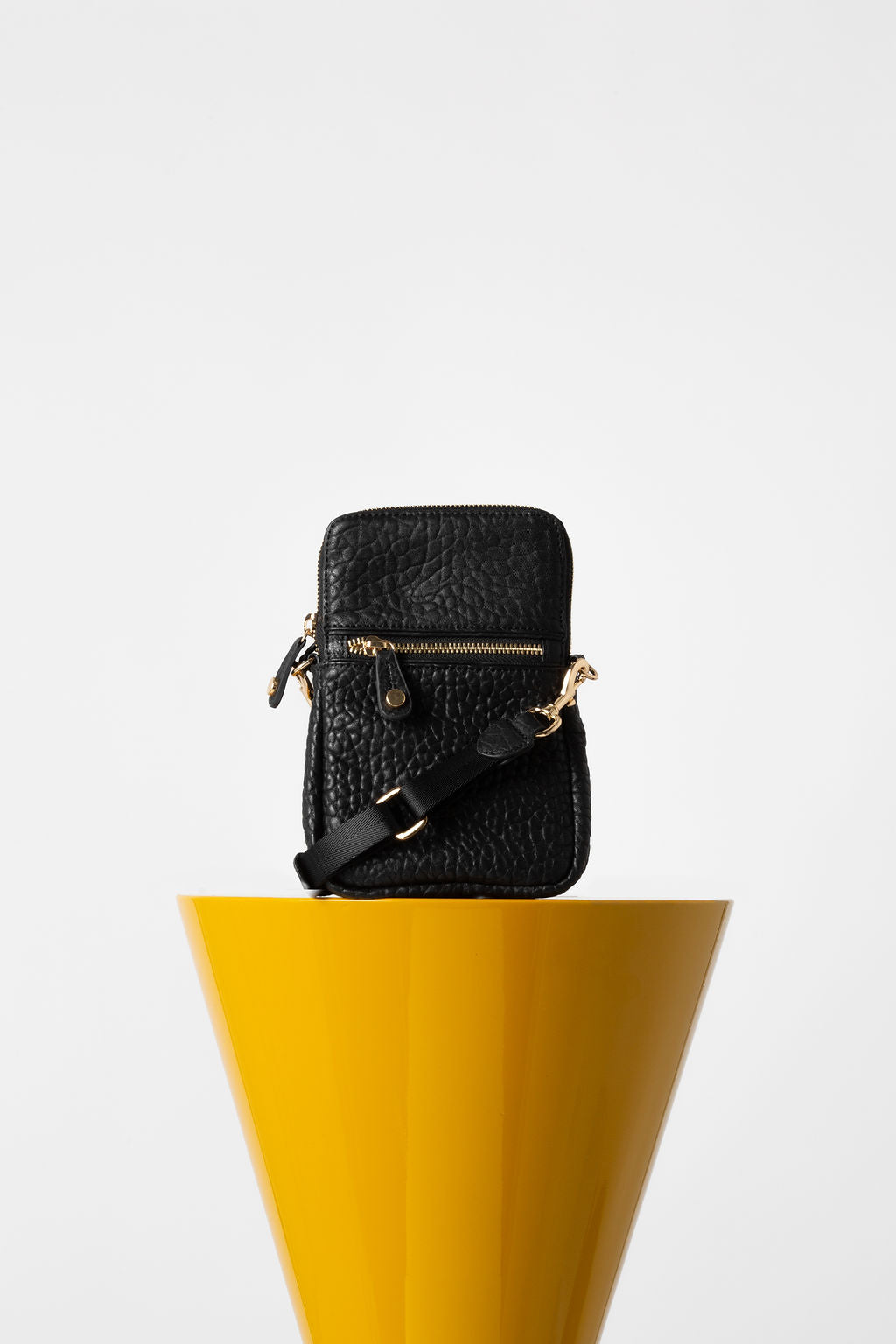 vash-ibiza-phone-pouch